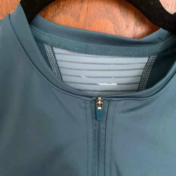 Nike Women’s Pro Dri-Fit Cropped 1/2 Zip Training Tank - Picture 5 of 7
